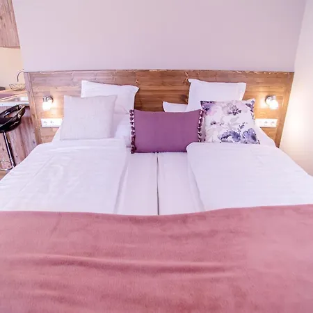 Harom A Kislany Panzio