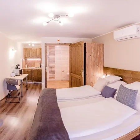 Harom A Kislany Panzio Gasthuis