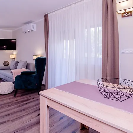 Harom A Kislany Panzio 4*