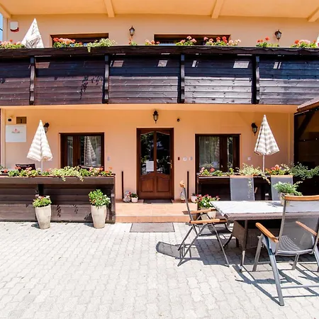 Harom A Kislany Panzio Gæstehus 4*