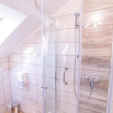 Harom A Kislany Panzio Хевиз