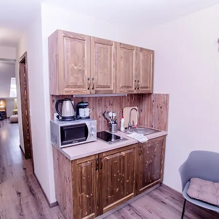 Harom A Kislany Panzio Gasthuis