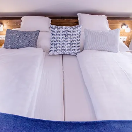 Harom A Kislany Panzio 4*