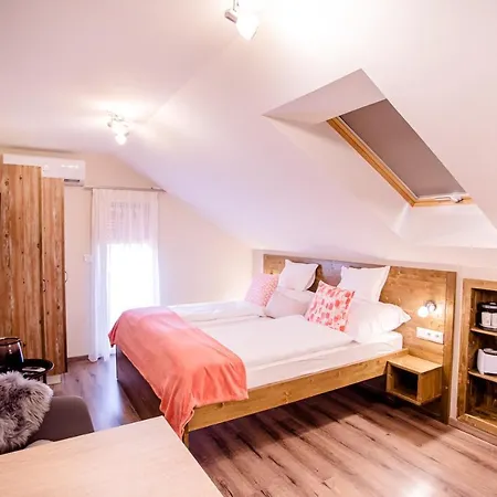 Harom A Kislany Panzio Гостевой дом