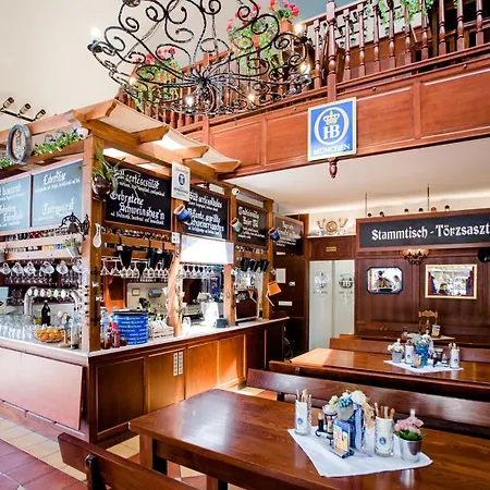 Harom A Kislany Panzio Gasthuis 4*