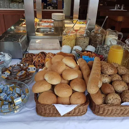 Harom A Kislany Panzio Gasthuis 4*