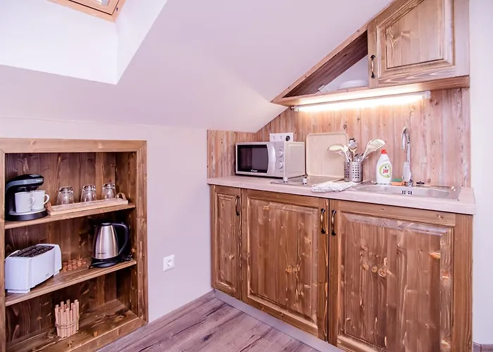 Pensionat Harom A Kislany Panzio 4*