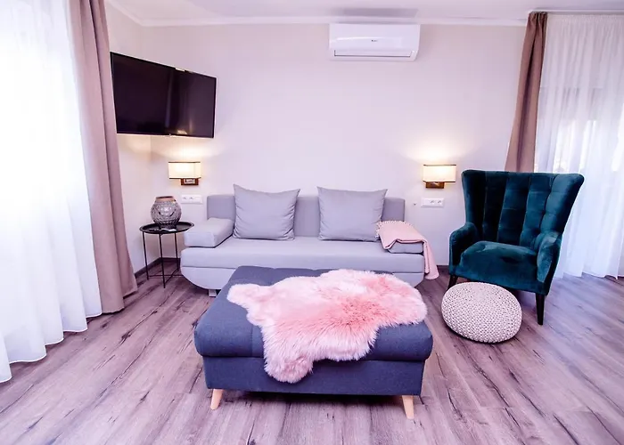 Harom A Kislany Panzio ゲストハウス