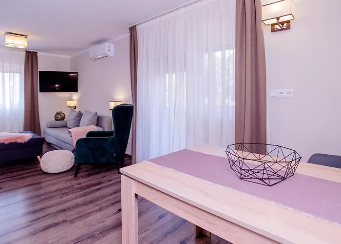 Harom A Kislany Panzio 4*