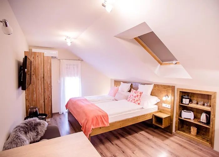 Harom A Kislany Panzio Gæstehus