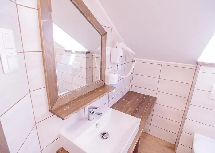 Pensionat Harom A Kislany Panzio 4*