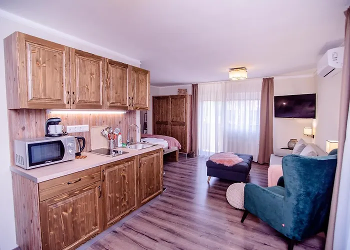 Harom A Kislany Panzio ヘーヴィーズ